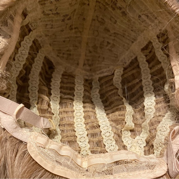 22” Wavy Dirty Dishwater Blond Bombshell Wig - Picture 9 of 9